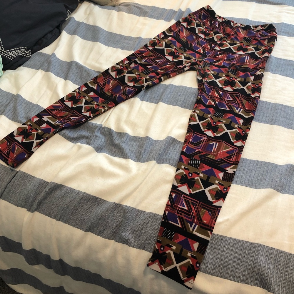Geometric tribal patterned leggings